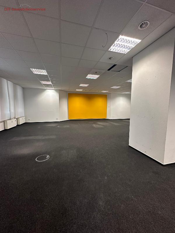 großer Büroraum über 2 Etagen im Herzen von Glauchau zimmer