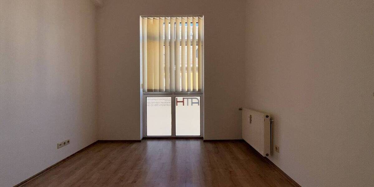 Gewerbeobjekt Lichtenstein - 4 Zimmer, 350&euro; | Angebot:26402041
