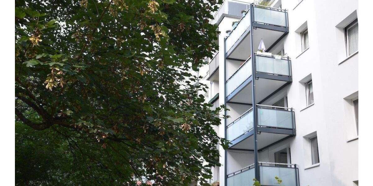 Frei ab 15.03.2026 und ein großer Südbalkon! Helle 3,5-Zimmer-Wohnung im 2.Stock, zentrale aber ruhige Lage in Rennweg 3 zimmer