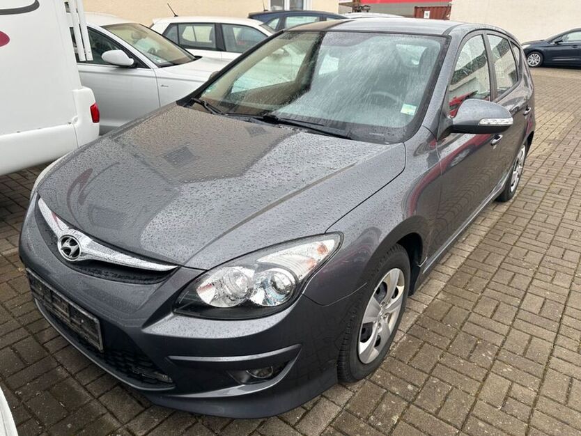 i30
