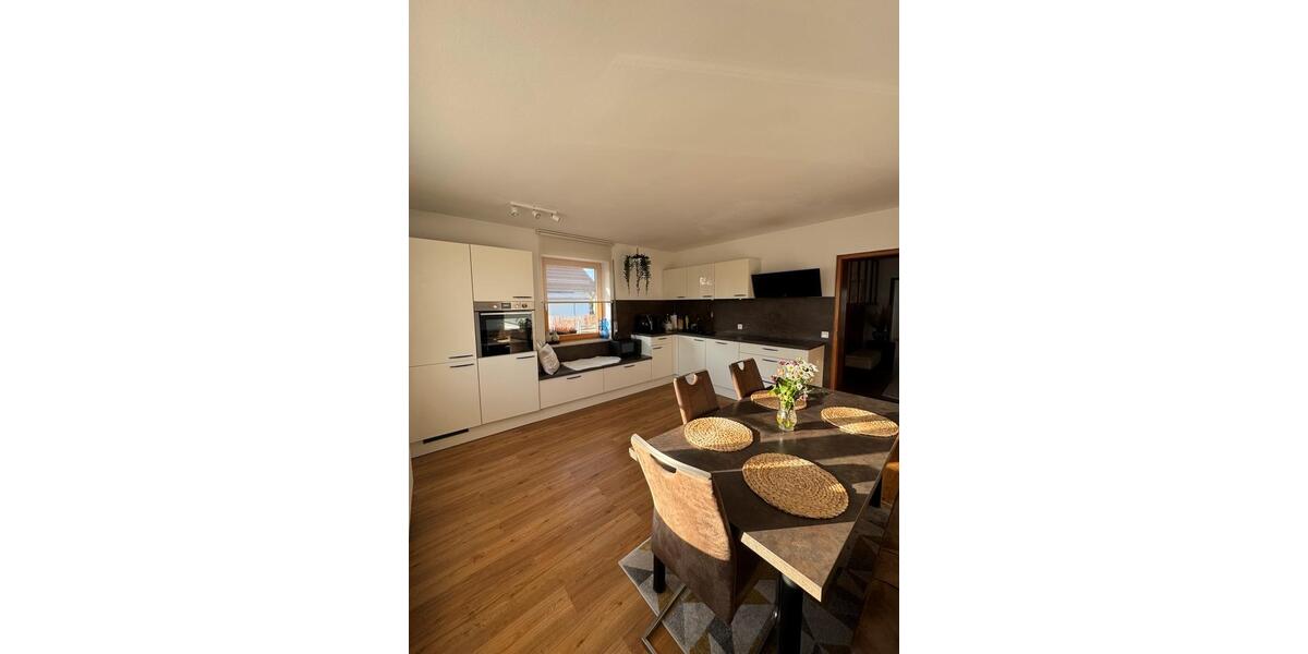 Etagenwohnung Neumarkt in der Oberpfalz Altenhof - 3 Zimmer, 106 m&sup2;, 1.200&euro; | Angebot:26327154