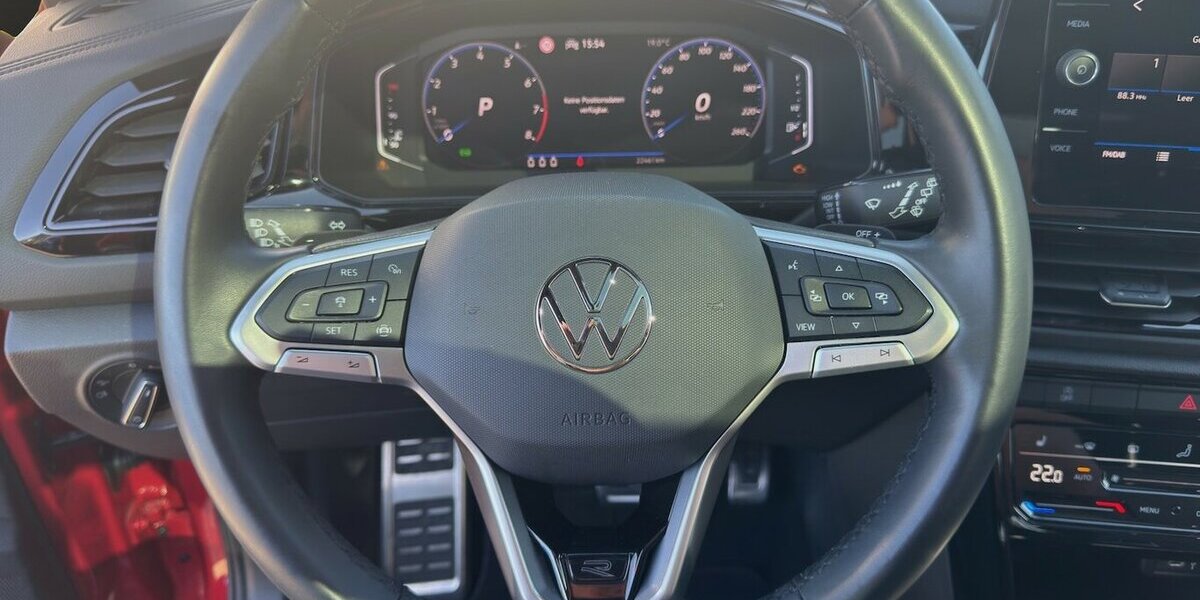 VW T-Roc R-Line Business *Pano/ACC/Navi/SHZG/LED/1.HD 22.460 km 29.990 &euro; Bamberg 96052