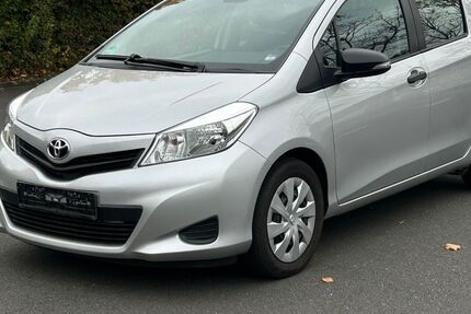 Toyota Yaris 73.600 km 7.400 € Lauda-Königshofen 97922