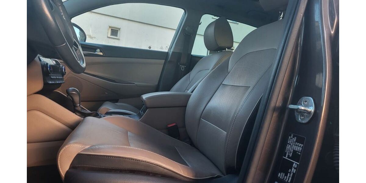 Hyundai TUCSON 150.000 km 17.500 € Moensheim 71297