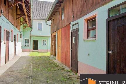 Haus Hahnbach - 9 Zimmer, 290 m&sup2;, 175.000&euro; | Angebot:25734670