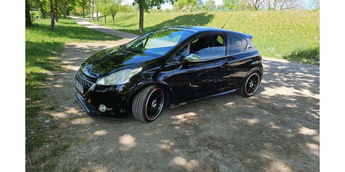 Peugeot 208 103.800 km 12.400 &euro; Dingolfing 84130