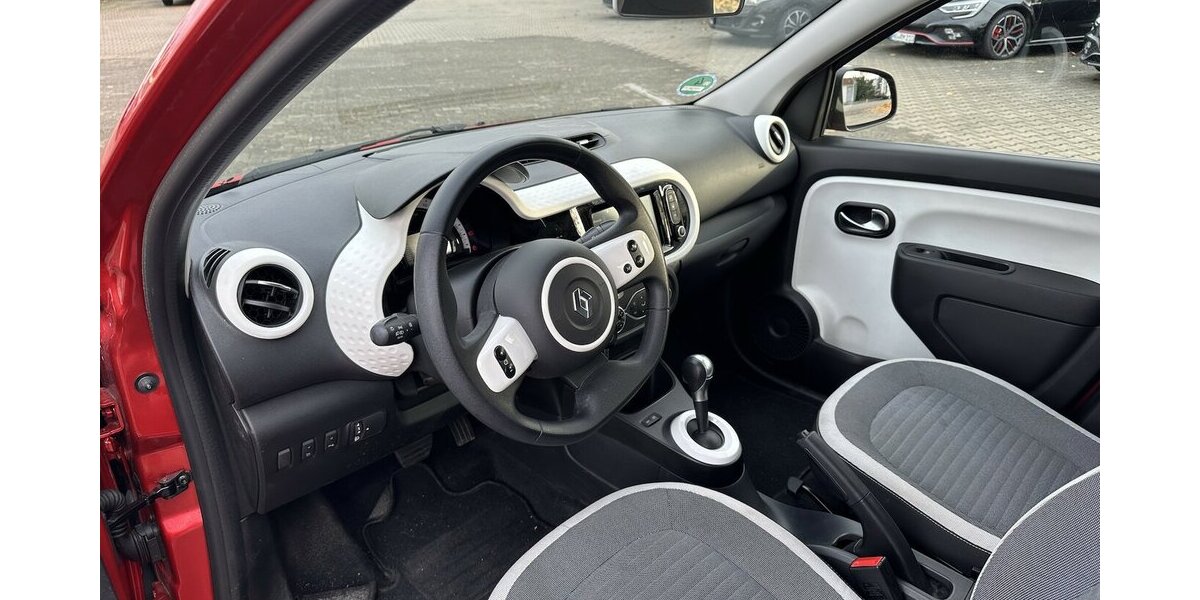 Renault Twingo Equilibre Electric / Sitzheizung 26.720 km 12.690 &euro; Donauwörth 86609