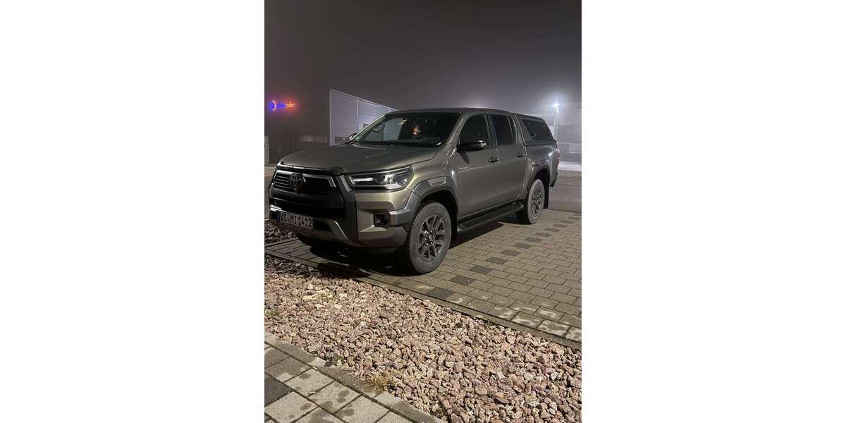 Toyota Hilux 21.000 km 58.900 &euro; Trossingen 78647