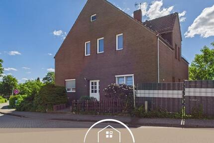 2 Zimmer-Dachgeschosswohnung über zwei Etagen im separaten Nebengebäude mit Terrasse 2 zimmer