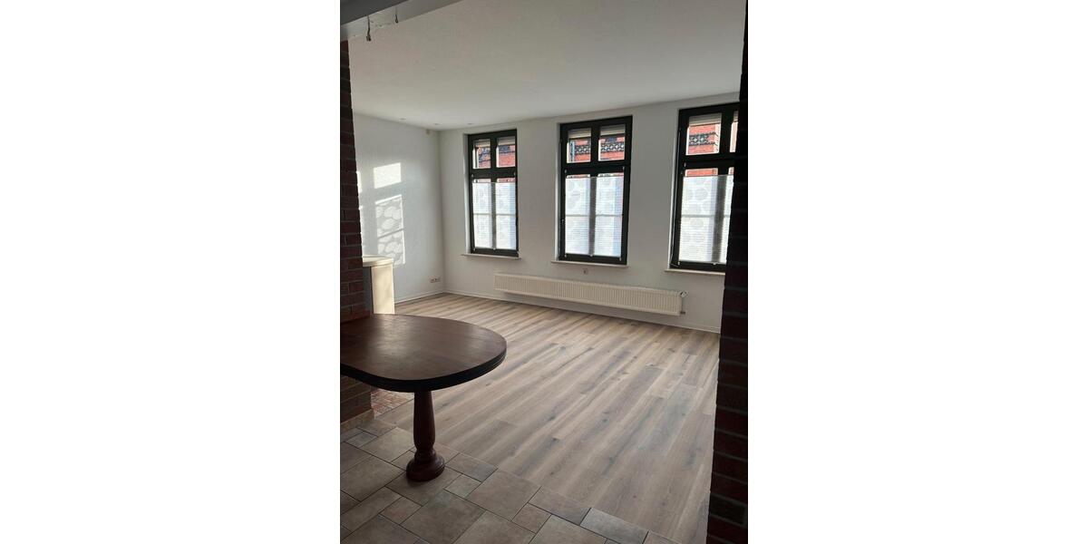 Etagenwohnung Parchim - 3.5 Zimmer, 142 m&sup2;, 1.200&euro; | Angebot:26635658