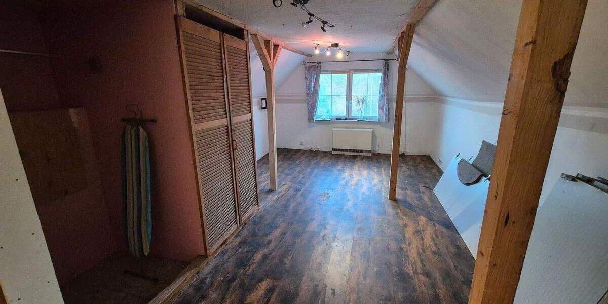 Wohnhaus mit großem Potenzial in Neubrandenburg 4 zimmer