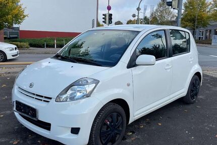 Daihatsu Sirion 130.000 km 2.590 € Herford 32049