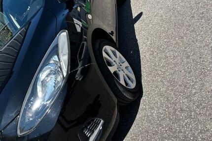 Mazda 2 142.000 km 2.400 &euro; Voelklingen 66333