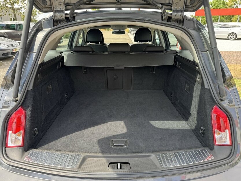 Insignia 1.8 Sportstourer/AHK/NAVI/SHZ/TEMPO/