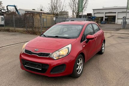 Kia Rio 124.000 km 2.900 &euro; Worms 67547
