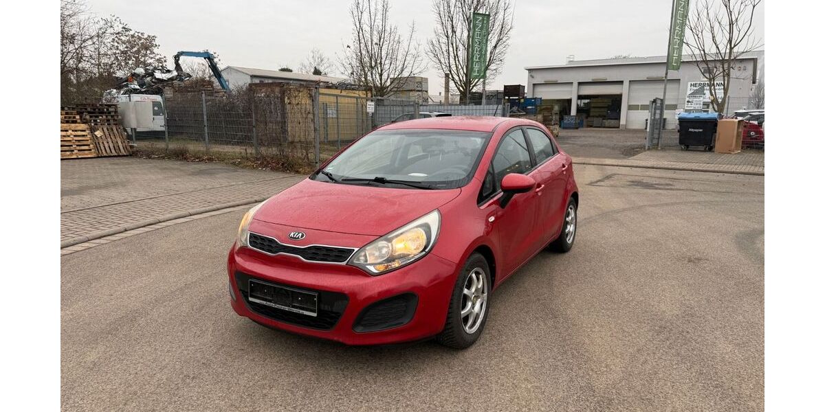 Kia Rio 124.000 km 3.300 &euro; Worms 67547