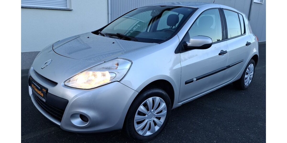 Renault Clio 151.000 km 2.990 &euro; Derenburg 38895