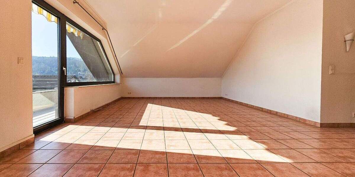 Etagenwohnung Unkel - 2 Zimmer, 73 m&sup2;, 210.000&euro; | Angebot:25476771