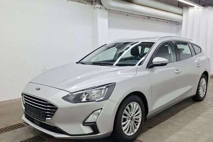 Ford Focus 57.100 km 14.800 € Grünwald 82031