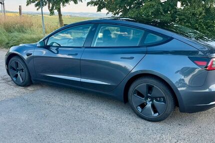 Tesla Model 3 25.500 km 32.000 &euro; Dresden 01328