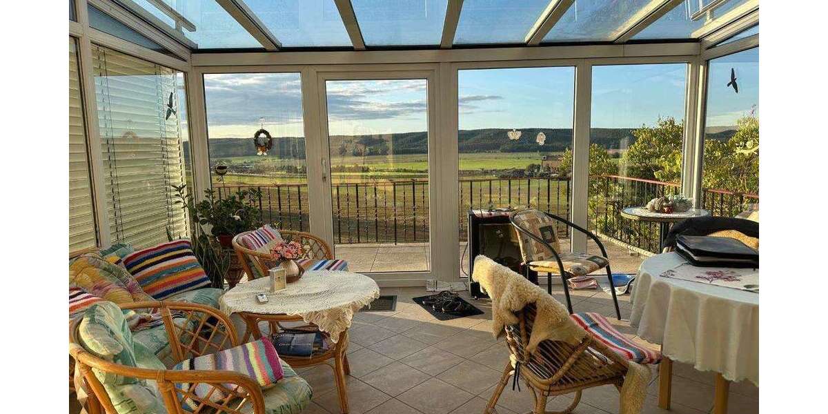 Bungalow - EinZweifamilienhaus mit Wintergarten und tollem Ausblick - Einfamilienhaus Unterwellenborn | Angebot:25809411