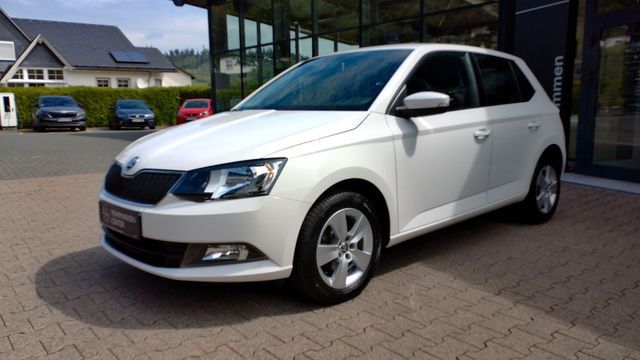 Skoda Fabia 102.176 km 9.490 &euro; Bad Laasphe 57334