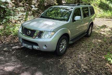 Nissan Pathfinder 179.000 km 19.990 &euro; Wiesbaden 65195