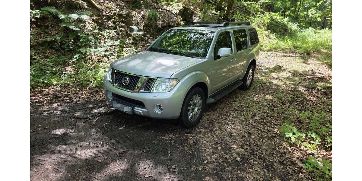 Nissan Pathfinder 179.000 km 19.990 &euro; Wiesbaden 65195