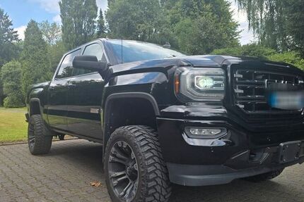 GMC Sierra