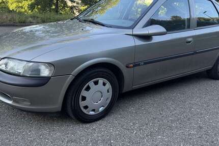 Opel Vectra 80.000 km 2.950 &euro; Amstetten 73340