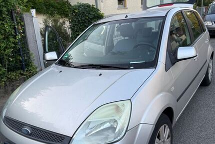 Ford Fiesta 129.000 km 2.450 &euro; Heppenheim 64646