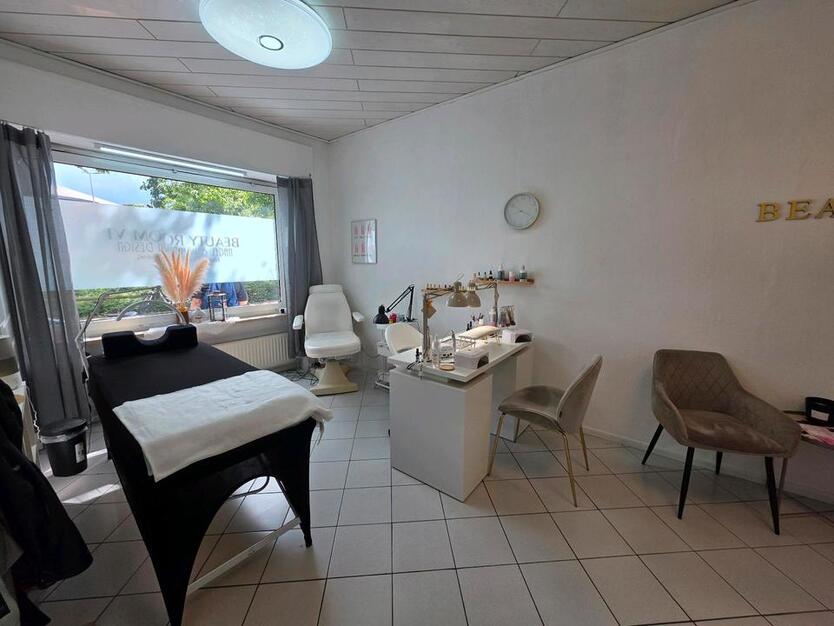 Top-Gewerbelokal zu vermieten- ideal für Beauty- Zentrale Lage
