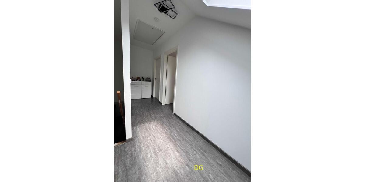 Doppelhaushälfte Hünfeld - 5 Zimmer, 143 m&sup2;, 1.400&euro; | Angebot:26563880