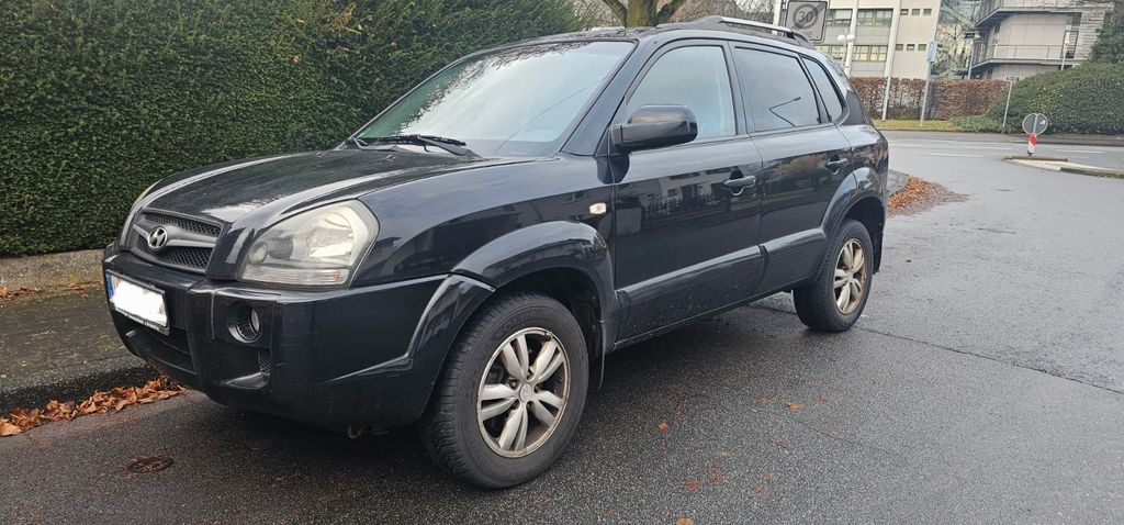 Hyundai TUCSON 201.472 km 3.300 € Wiesbaden 65201