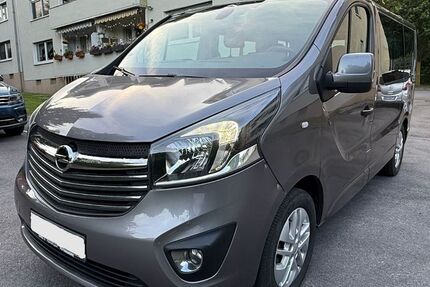 Opel Vivaro 181.000 km 9.900 &euro; Essen 45327