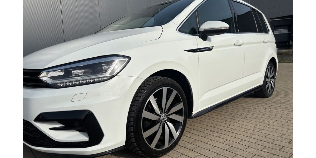 VW Touran 147.200 km 17.600 &euro; Detmold 32758