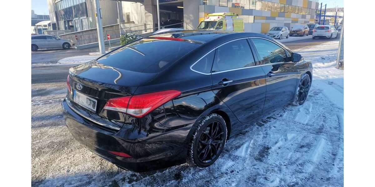 Hyundai i40 172.000 km 8.600 &euro; Ulm 89077