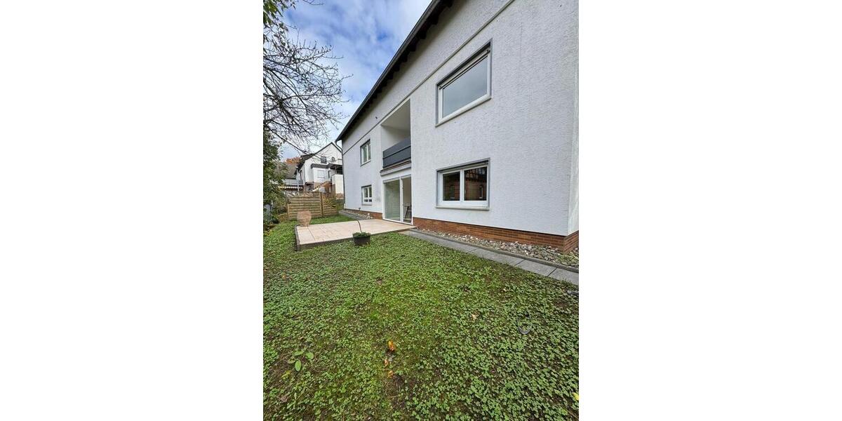 Sanierte 3,5-ZKB-Erdgeschosswohnung mit Balkon und Garten 3 zimmer