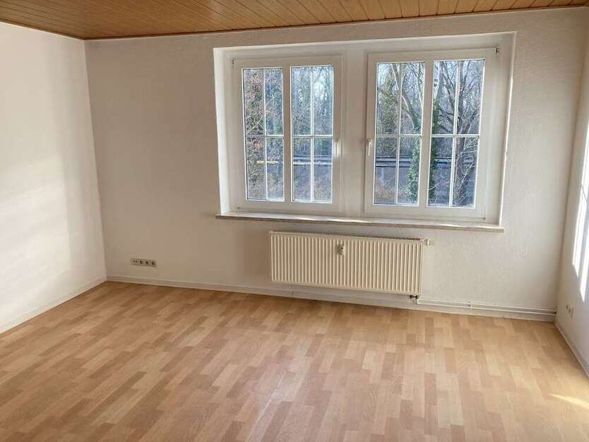 Wohnung zum Mieten in Dessau-Roßlau 325 € 64.93 m²