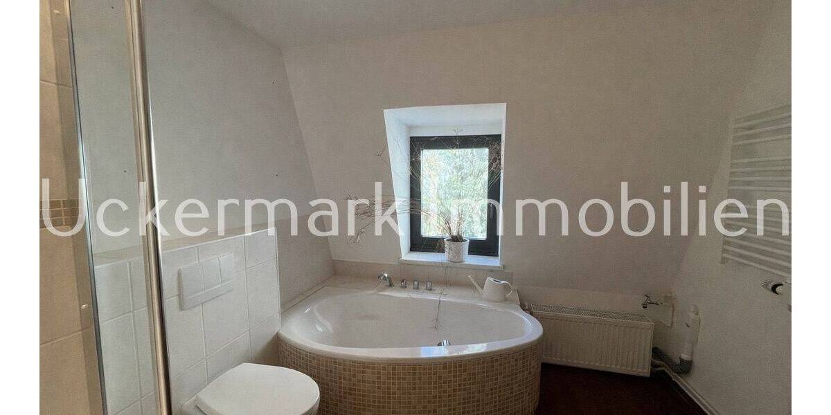 Einfamilienhaus Gramzow - 6 Zimmer, 140 m&sup2;, 320.000&euro; | Angebot:26066463