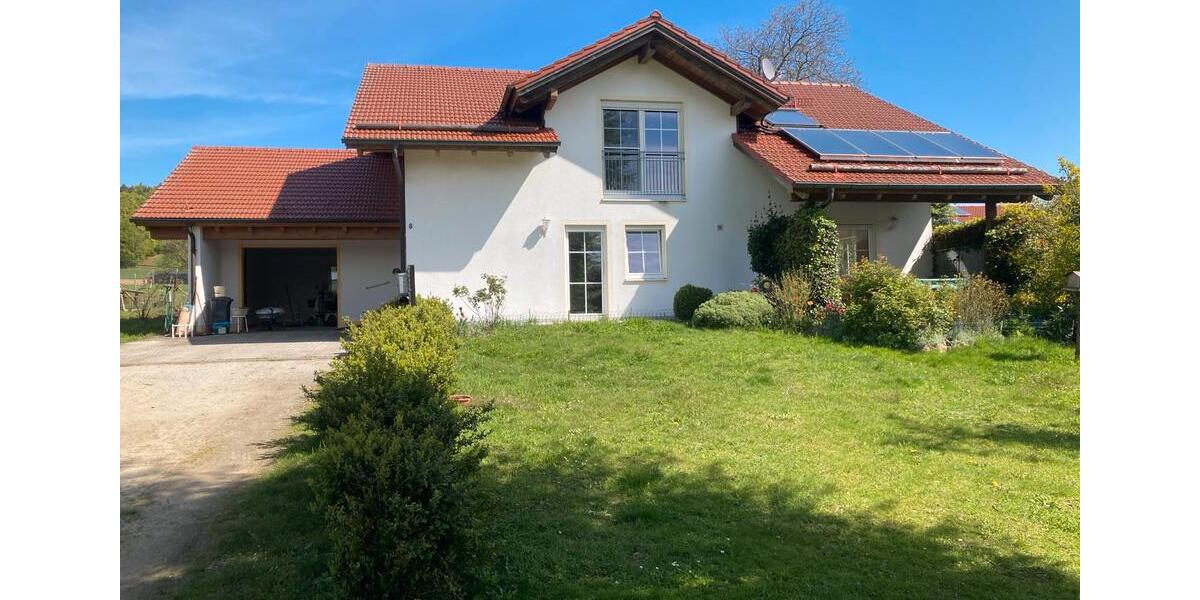 Dachgeschoßwohnung Falkenfels - 3 Zimmer, 95 m&sup2;, 800&euro; | Angebot:25303477