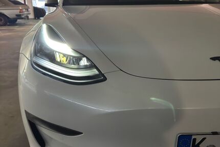 Tesla Model 3 46.000 km 28.000 &euro; Köln 50939