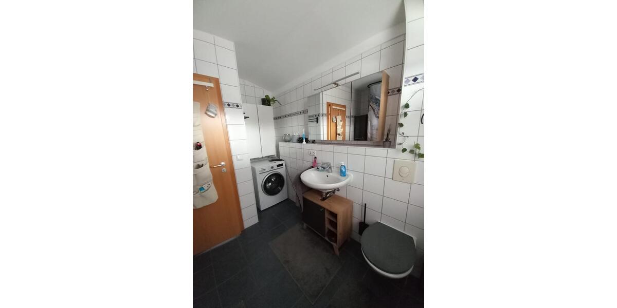 Etagenwohnung Kelheim - 6 Zimmer, 151 m&sup2;, 1.100&euro; | Angebot:25350077