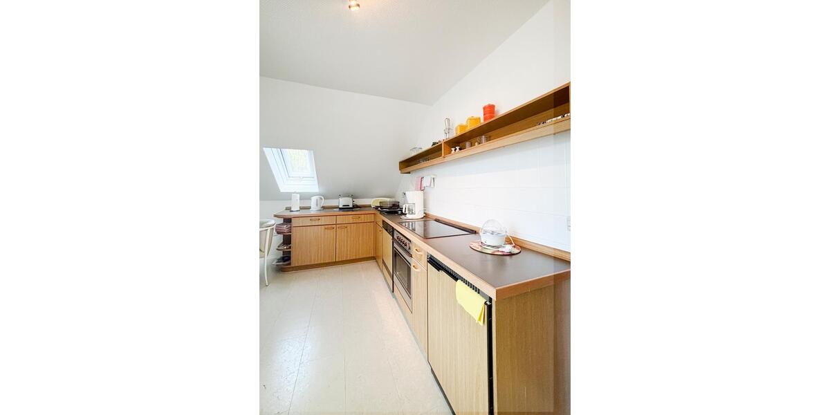 Dachgeschoßwohnung Wilhelmshaven Heppens - 4 Zimmer, 170 m&sup2;, 1.500&euro; | Angebot:22113522
