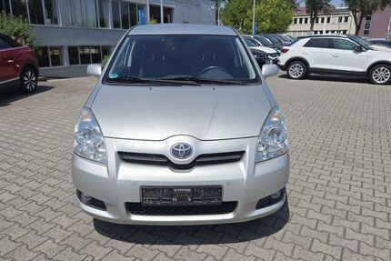 Toyota Corolla Verso 121.000 km 4.999 &euro; Bickenbach 64404