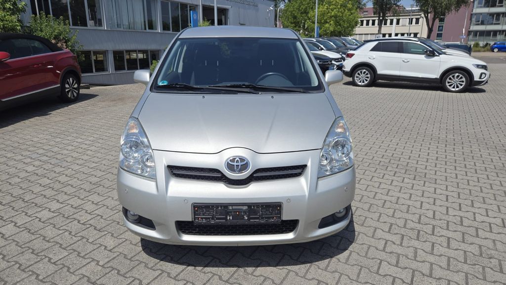 Toyota Corolla Verso 121.000 km 4.999 &euro; Bickenbach 64404