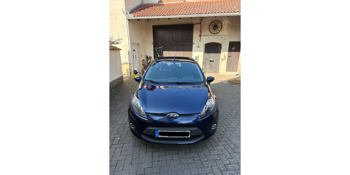 Ford Fiesta 144.500 km 2.800 &euro; Schöffengrund 35641