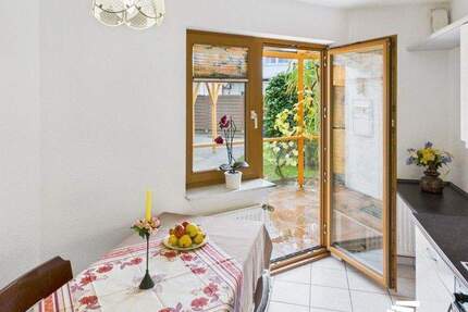 Großzügiges Reihenmittelhaus mit Garten und Carport in ruhiger Wohngegend 7 zimmer