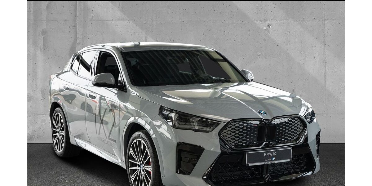 BMW iX2 5.000 km 56.879 &euro; Schwerin 19057