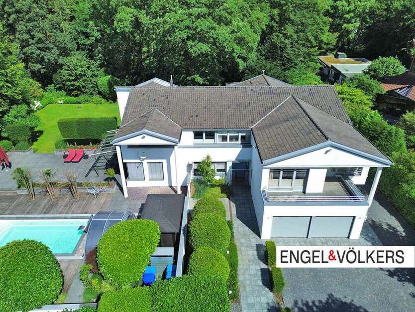 Haus zum Kaufen in Krefeld 2.490.000 € 467 m²